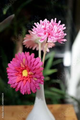 deux fausses fleurs photo