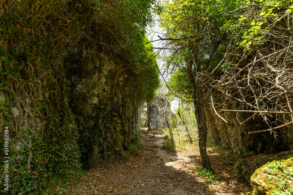 Naklejka premium Ruta de los Callejones de las Majadas, Cuenca Castilla la Mancha, España