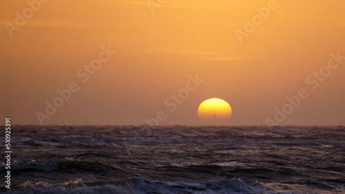 Fototapeta Naklejka Na Ścianę i Meble -  Nordsee Energiemix Sonne Wind & Meer