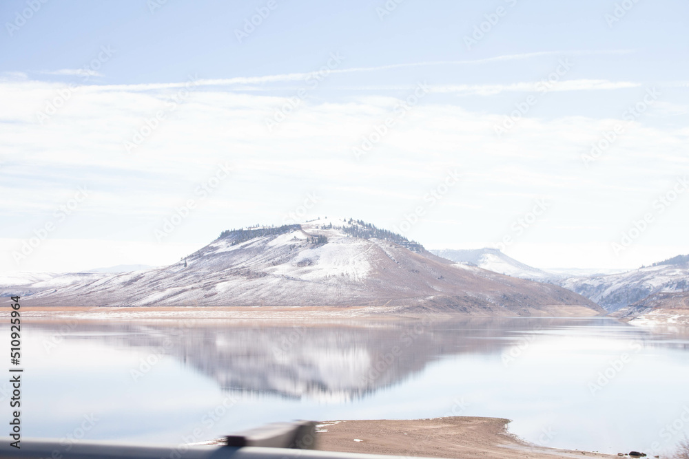 Obraz premium lake in the mountains