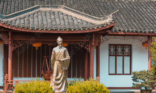 Foto photograph of a statue in a temple in china