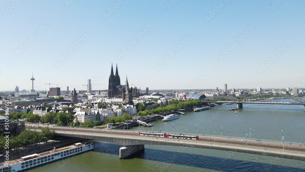 Stadt im Sommer