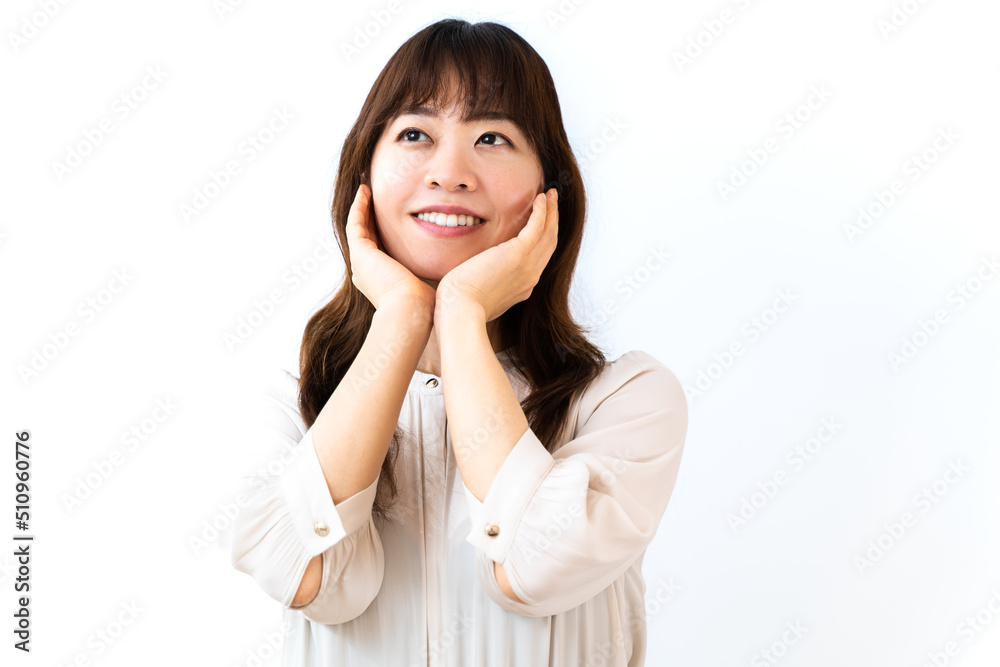 若い女性社員(白背景) 若い女性社員(白背景)