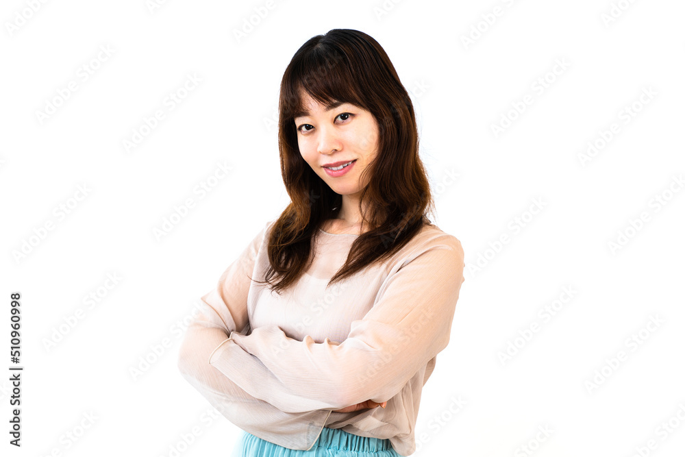 腕組みする女性 腕組みする女性