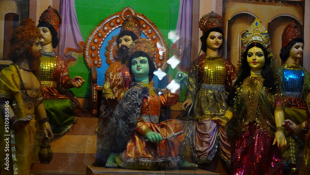 statue of raama and sita mata in janakpur temple