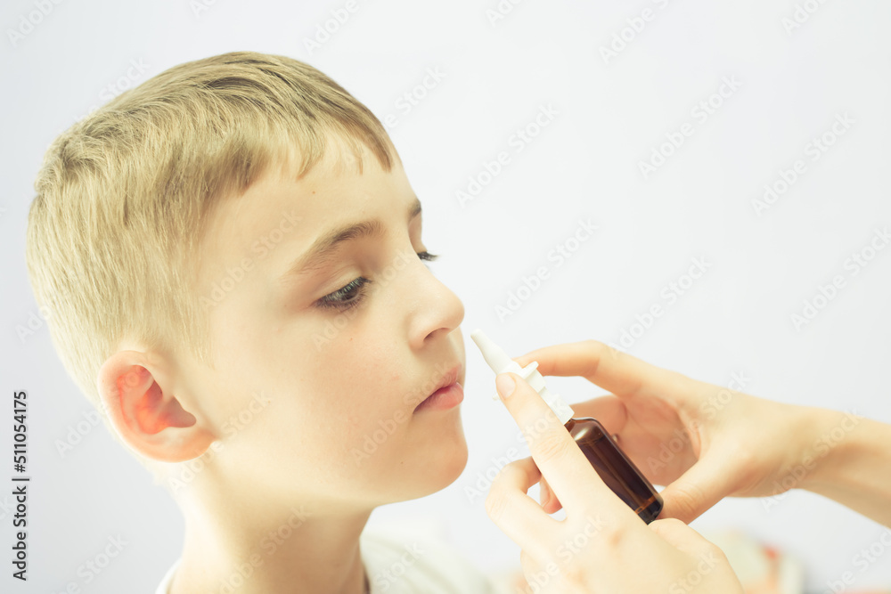 child runny nose, spray in the nose child runny nose, spray in the nose
