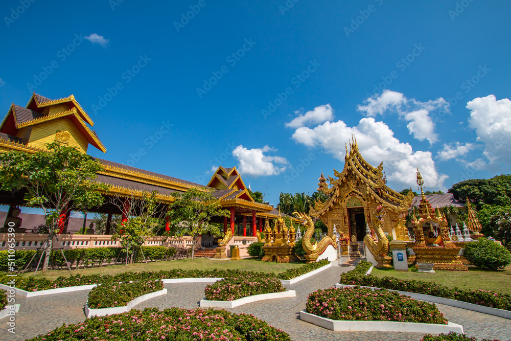 Temples in Thailand, beautifully created, beautiful culture.