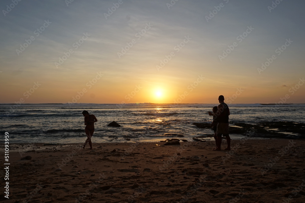 Naklejka premium ATARDECER PLAYA