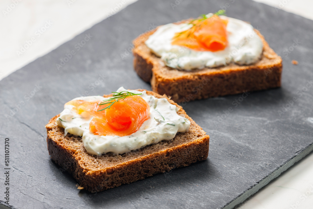 whole grain bread with dill spread and smoked salmon whole grain bread with dill spread and smoked salmon