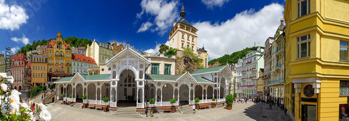 Fotografia, Obraz Marktkolonnade und Schloss in der Altstadt von Karlsbad, Karlovy Vary, Tschechie