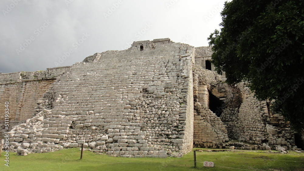 mayan pyramid
