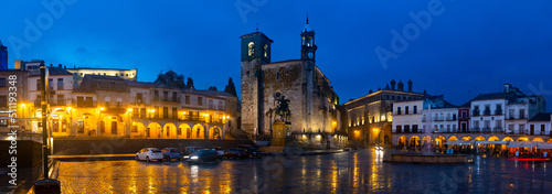 Fototapeta Naklejka Na Ścianę i Meble -  Scenic cityscape of Plaza Mayor at town Trujillo at spring evening, Spain