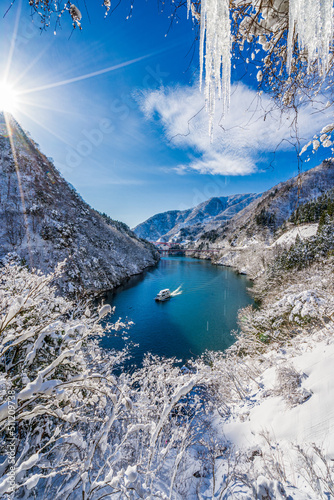 冬の庄川峡