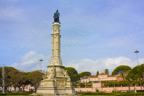 Monument to Afonso de Albuquerque in front of the Belém Palace in Lisbon © Lindasky76