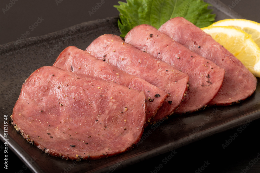 牛タン (スモーク 桜チップの燻製) 牛タン (スモーク 桜チップの燻製)