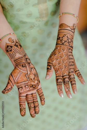 henna on hands photo