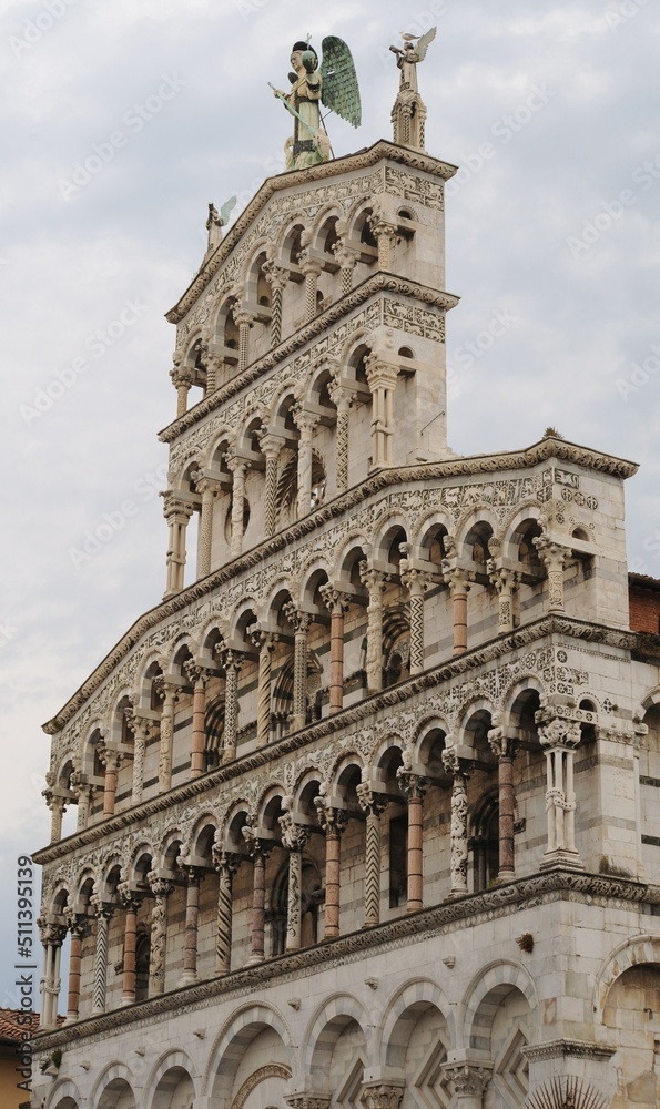  Dettaglio della facciata, Chiesa di San Michele, Lucca
