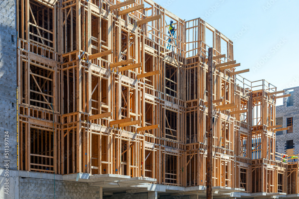 Construction framing in wood, buildings and houses