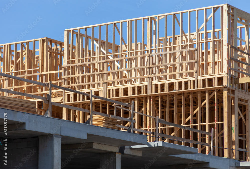 Construction framing in wood, buildings and houses