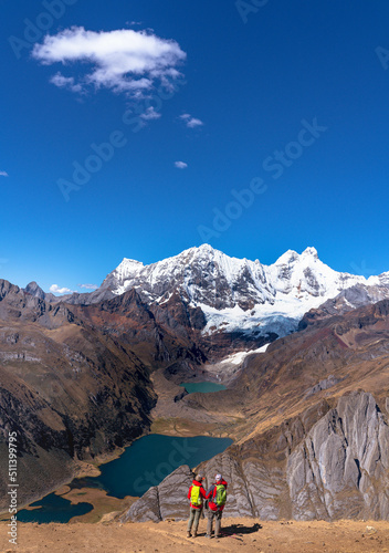 La mejor vista de la cordillera de los Andes Sudamericanos, y el trekking más hermoso del mundo photo