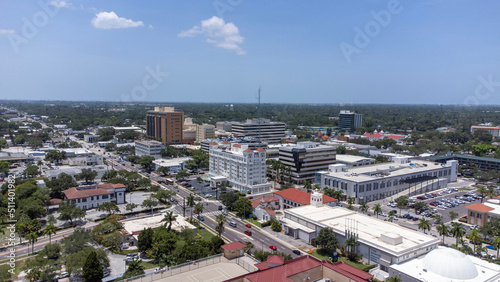 Quadro su tela Drone Shot of Bradenton Florida Downtown Area
