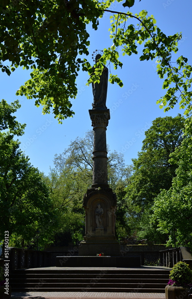 Statue im Park in Düsseldorf, Nordrhein - Westfalen