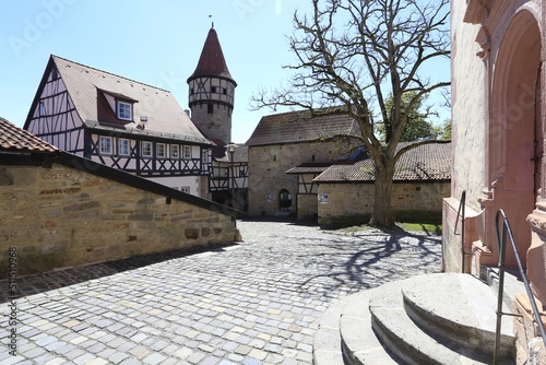 Die Kirchenburg/Osheim vor der Rhoen. Franken, Unterfranken, Bayern, Deutschland, Europa  -
The fortified church/Ostheim in front of the Rhoen. Franconia, Lower Franconia, Bavaria, Germany, Europe -