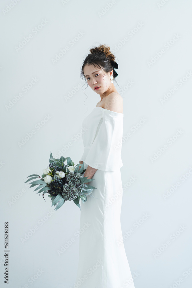 ウェディングドレスを着た花嫁 ウェディングドレスを着た花嫁