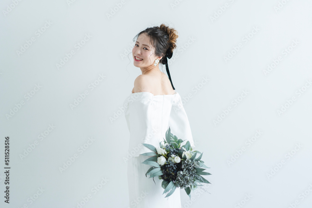 ウェディングドレスを着た花嫁