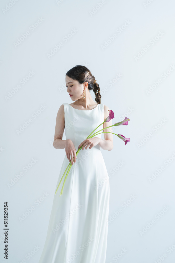 ウェディングドレスを着た花嫁