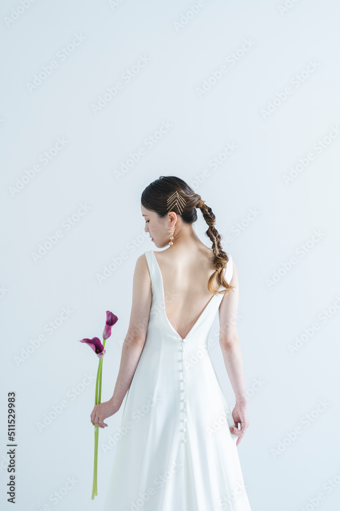 ウェディングドレスを着た花嫁