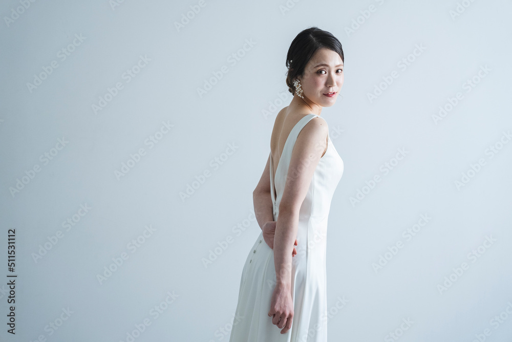 ウェディングドレスを着た花嫁 ウェディングドレスを着た花嫁
