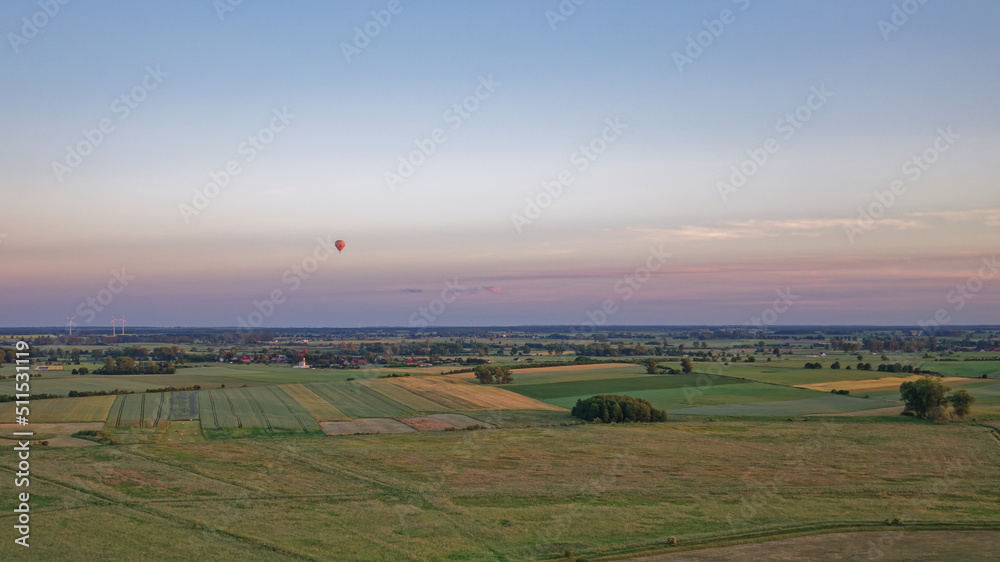 Fototapeta premium Zachód nad polskimi polami