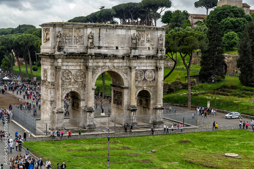 Arco de constantino Roma Italia photo