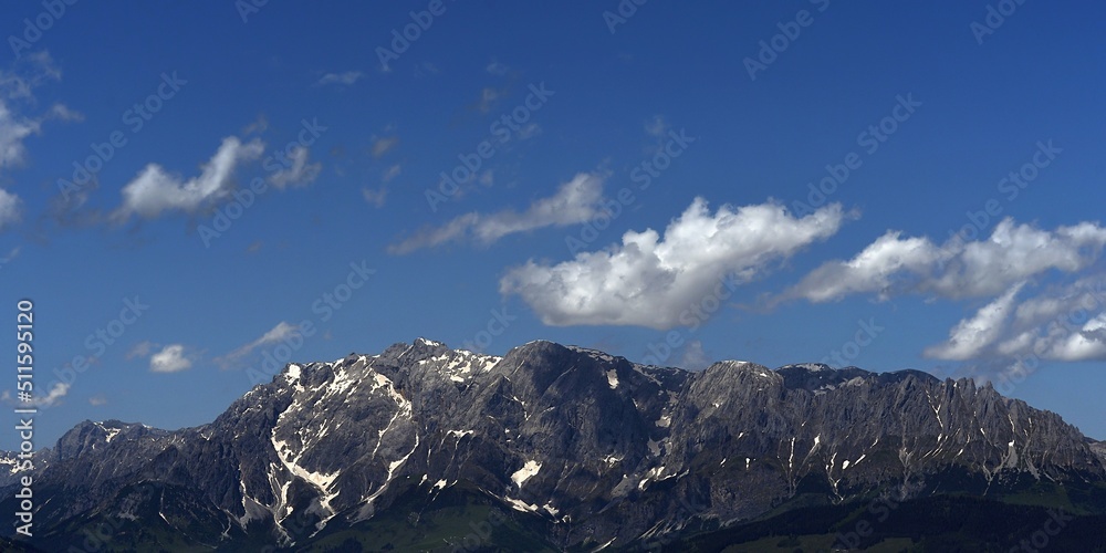 Alpejskie szczyty Hohköning, Grosser Bratschenkopf i Teufelskirche w Salzburgland (Austria) - obrazy, fototapety, plakaty 