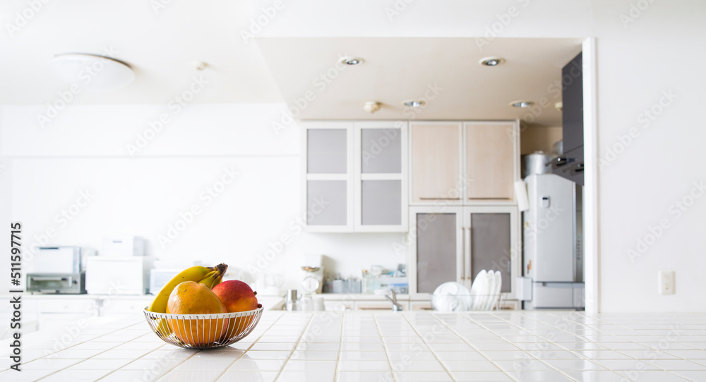 © kazoka303030 - キッチンの背景、インテリア、フルーツ、タイルのテーブル © kazoka303030 - キッチンの背景、インテリア、フルーツ、タイルのテーブル