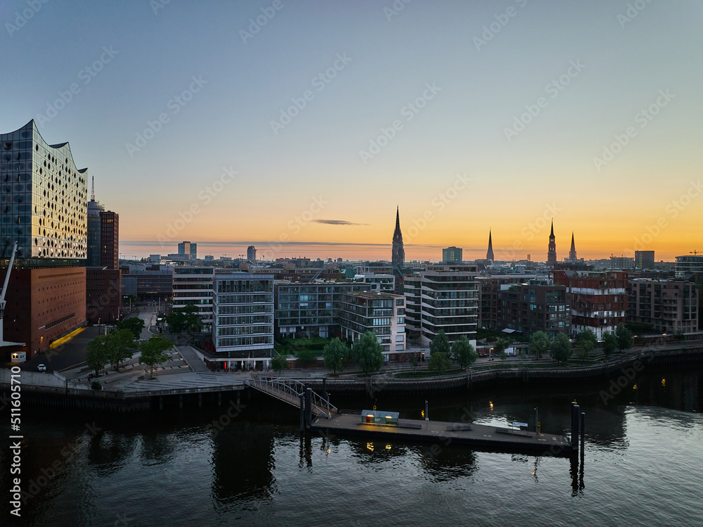 Obraz premium Hamburg Hafencity im Morgengrauen
