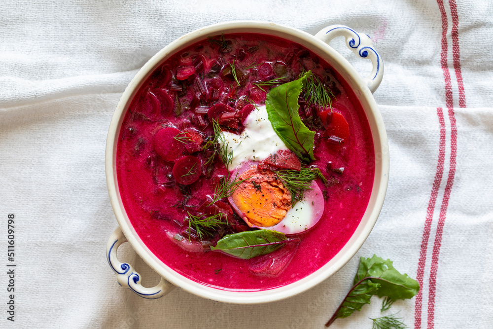 Botwinka, traditional polish soup made from young beetroots - obrazy, fototapety, plakaty 