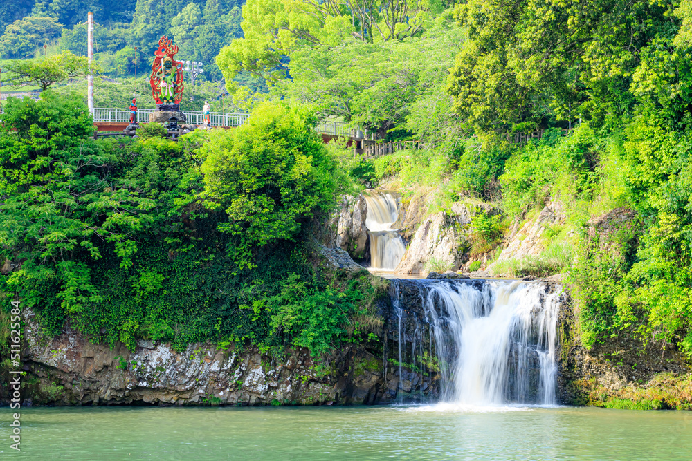 初夏の轟の滝　佐賀県嬉野市　Todoroki Falls in early summer. Saga-ken Ureshino city.