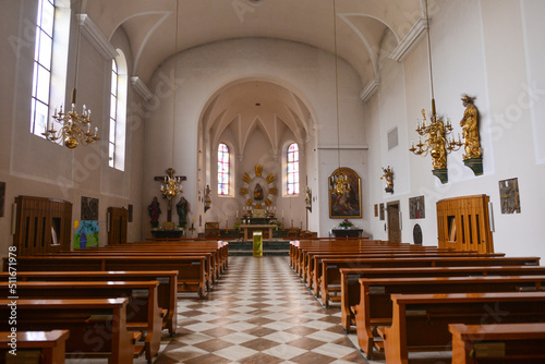 Innenansicht Franziskanerkirche hl. Anna in Reutte  Tirol