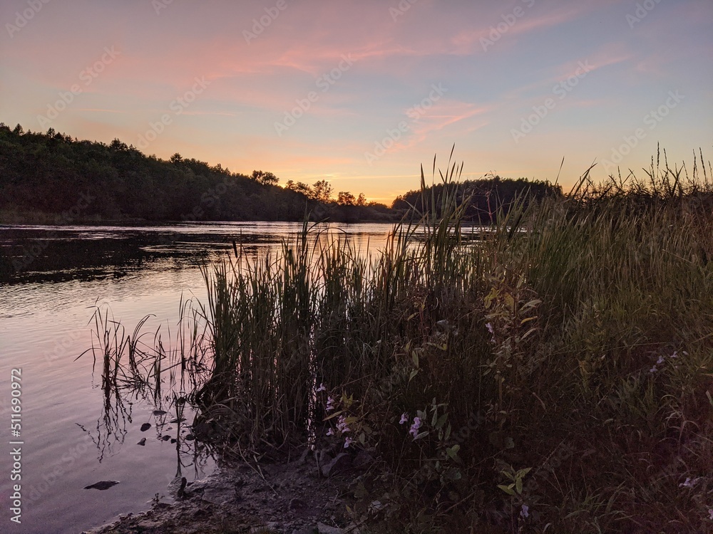 Obraz premium sunrise over the lake