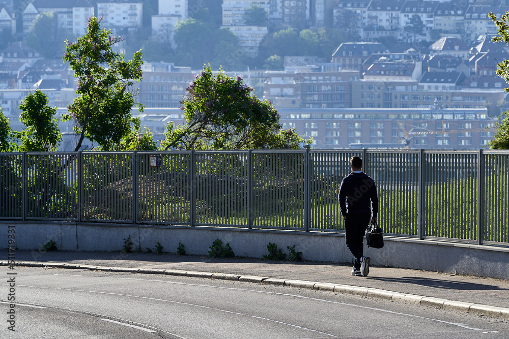 Obraz premium Walking to business