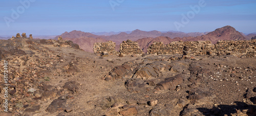 Fotografía View from the Jebel Abbas Pasha toward the mount Sinai, the sacred place for three religions: Christianity, Judaism, Islam