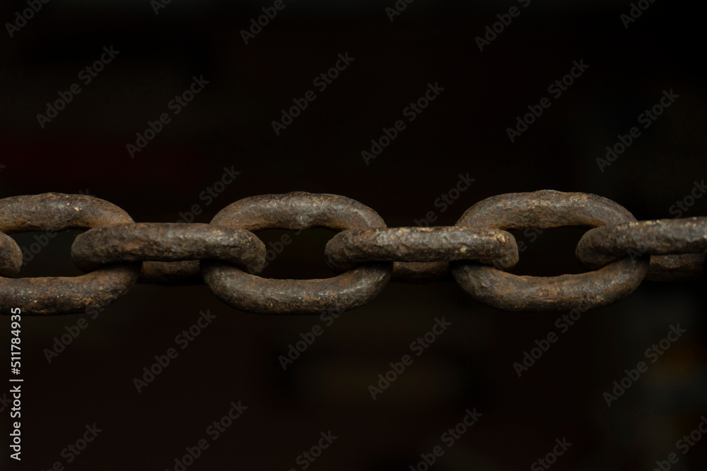 Fototapeta premium Close up of a rusty, heavy duty chain