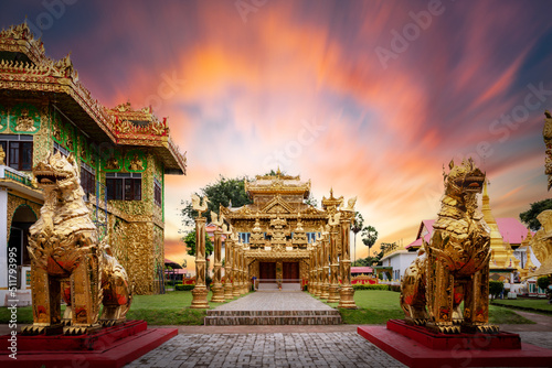 Foto Wat Thai Wattanaram, Thai temple that is built in Myanmar style