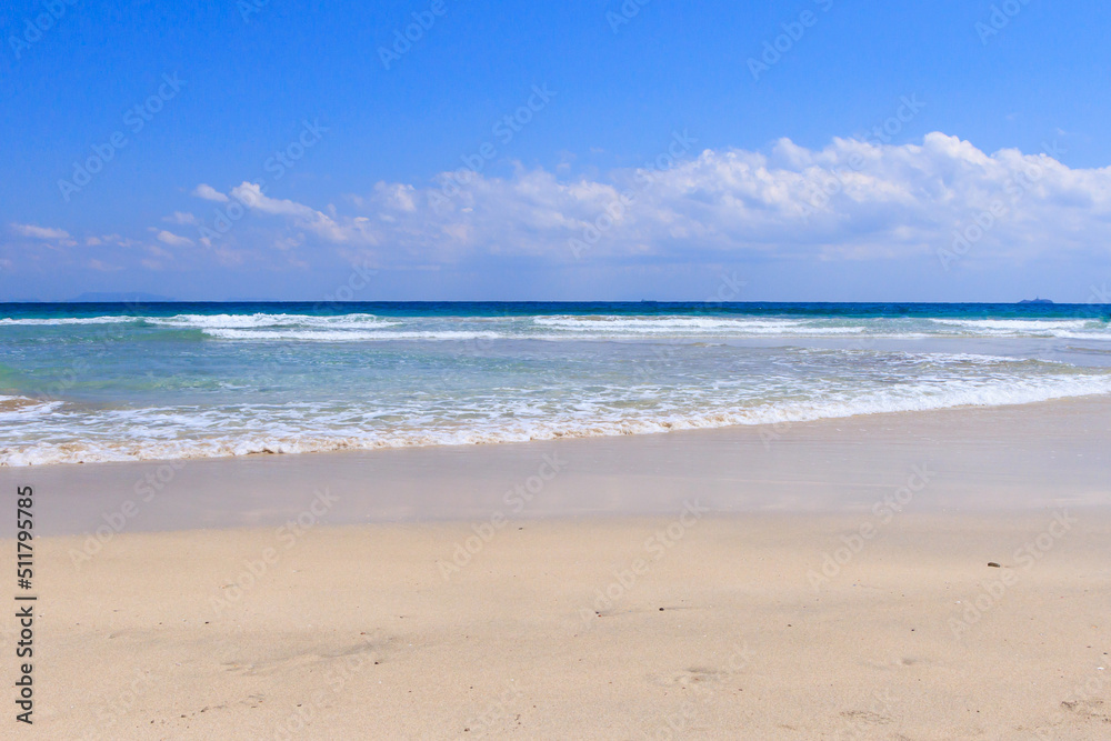 南伊豆のキサミオオオハマビーチの美しい青い海と空
