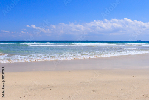 南伊豆のキサミオオオハマビーチの美しい青い海と空