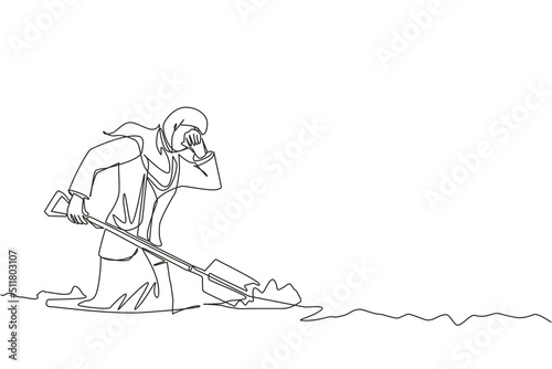 Continuous one line drawing Arabian businesswoman wipes sweat on her forehead while digging hole. Worker never give up to finish her job. Work hard. Single line draw design vector graphic illustration