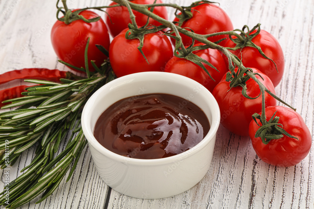 Tomato barbecue sauce on the bowl Tomato barbecue sauce on the bowl