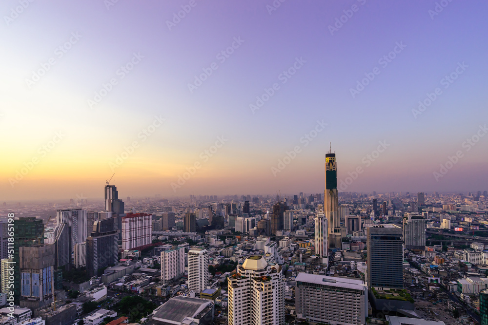 Fototapeta premium Beautiful Bangkok cityscape in sunset time.